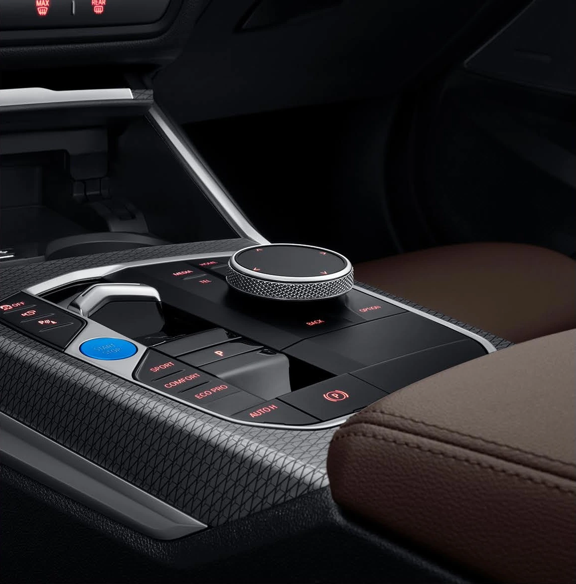 جزئیات کنسول، کنترل iDrive و کلیدهای اصلی BMW i3؛ عکس اصلی بروشور