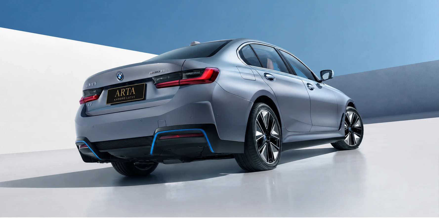 نمای عقب BMW i3 eDrive35 L خاکستری با پلاک آرتا